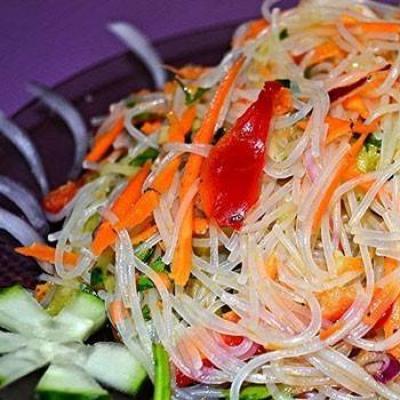 Salata sa funchozom i povrćem: recepti