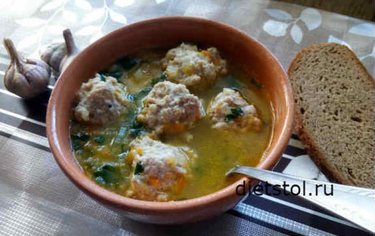 Soup with minced pork meatballs