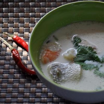 دستور تهیه سوپ از کوکتل های دریایی با خامه و گوجه فرنگی