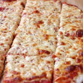 Recipe for pizza with cheese in the oven