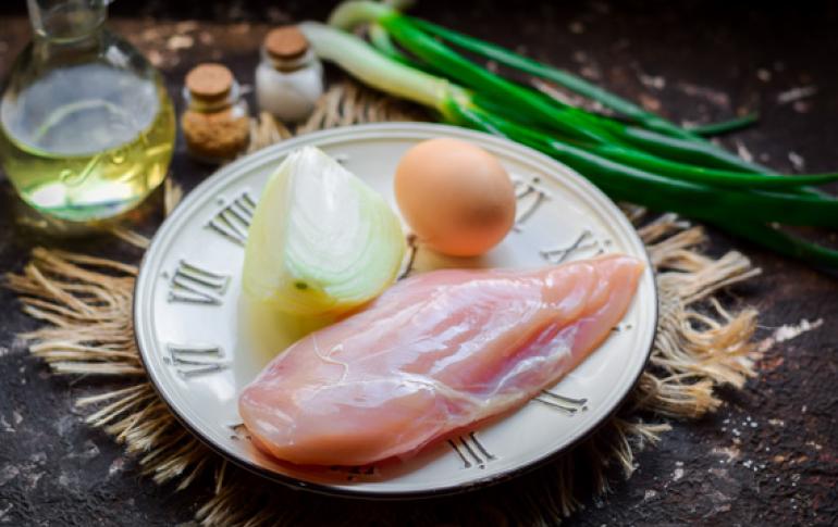Рецепта за нарязани пилешки котлети във фурната със снимки