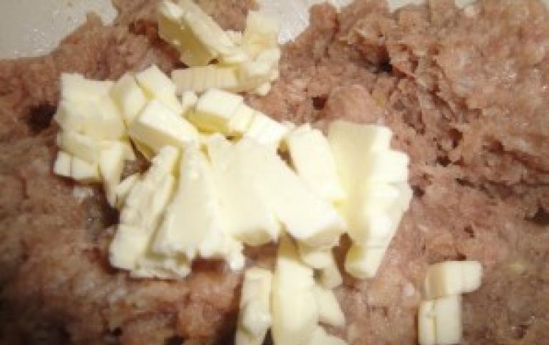 पोर्क कटलेट कैसे पकाने के लिए - कीमा बनाया हुआ मांस से प्लेट तक